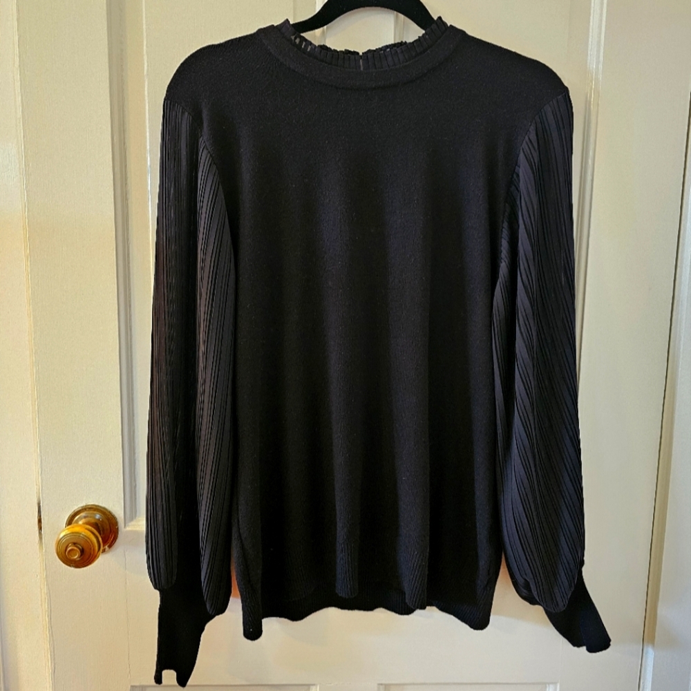 Sioni Black Sweater